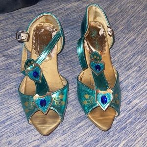 Disney Jasmine girls shoe size 13/1